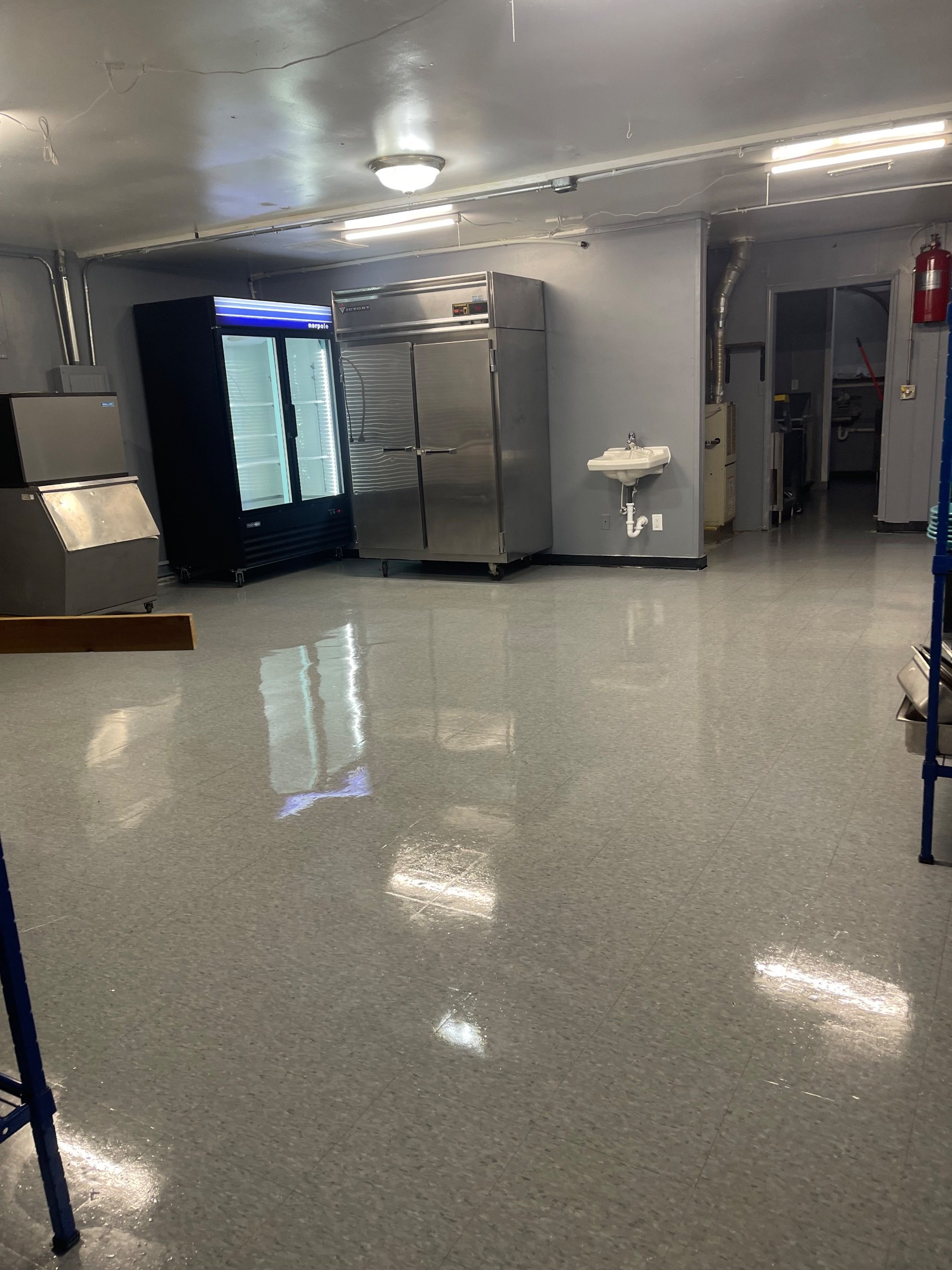 Hard floors by Sennings Cleaning Services, Inc. in Springfield, Illinois